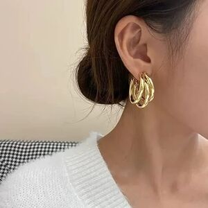 Triple line gold hoop earrings